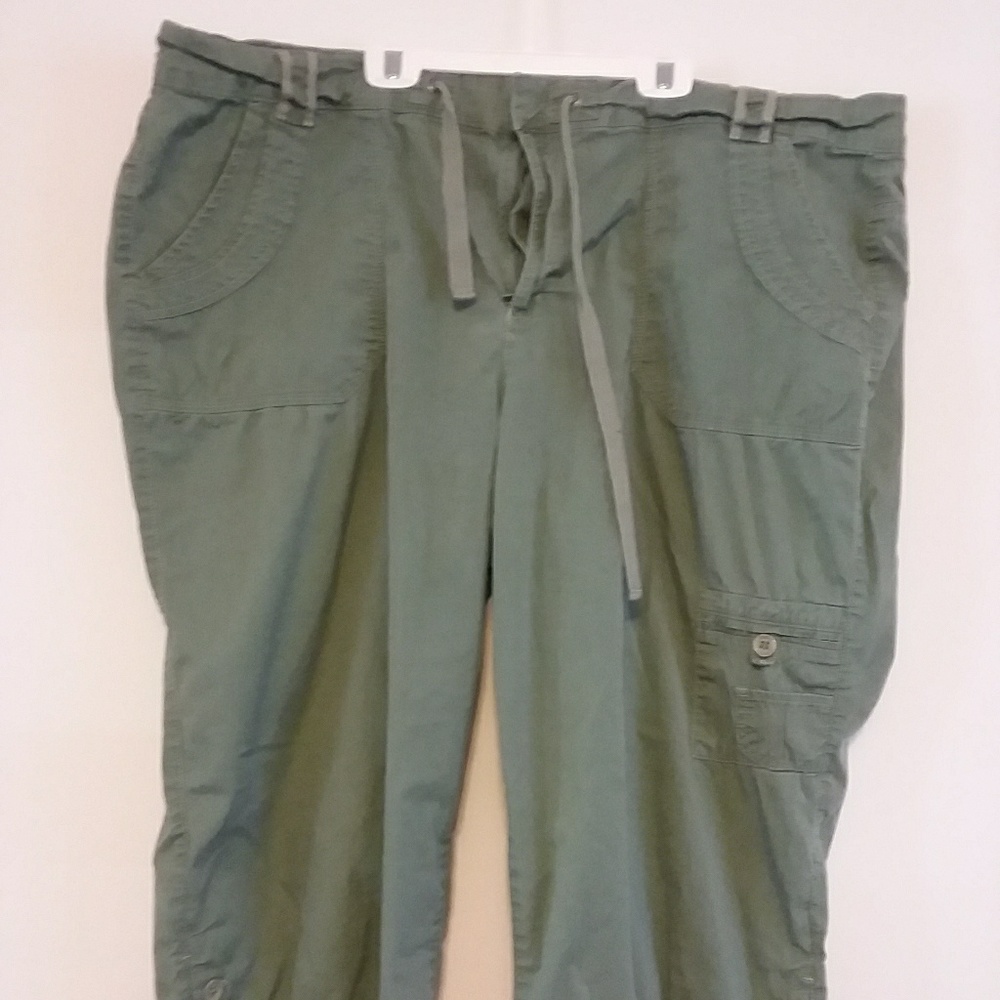 Gloria Vanderbilt capri